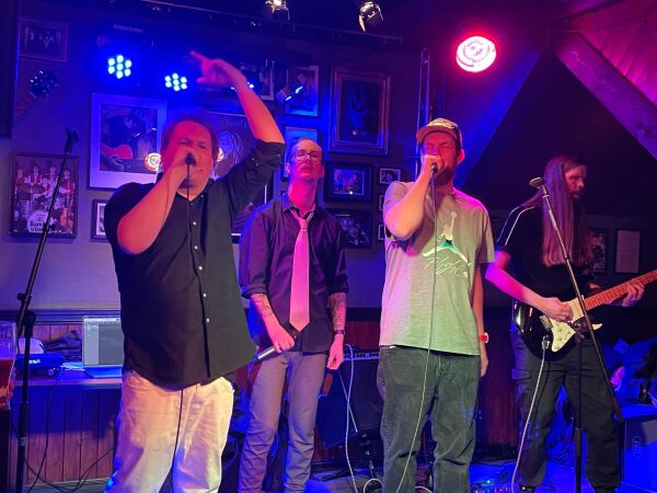 Skavanker skapte fest på puben