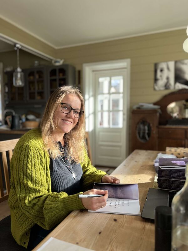 Solveig Johanne Grønstøl ute med ny diktsamling